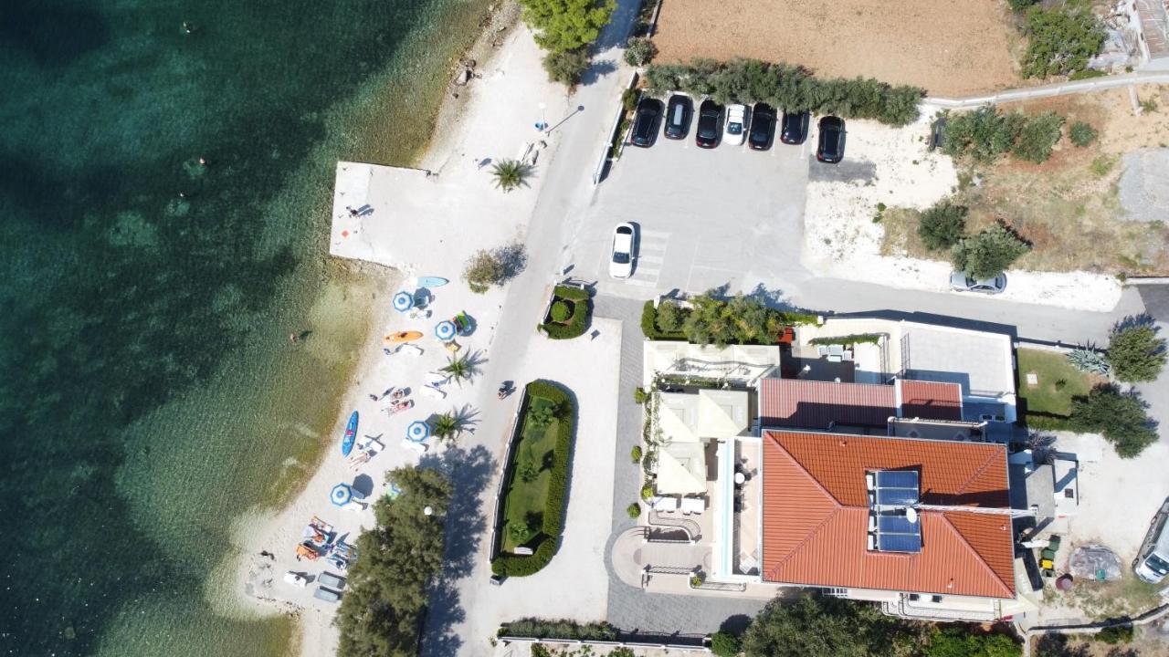 Villa Mediterana Seget Vranjica Exterior foto